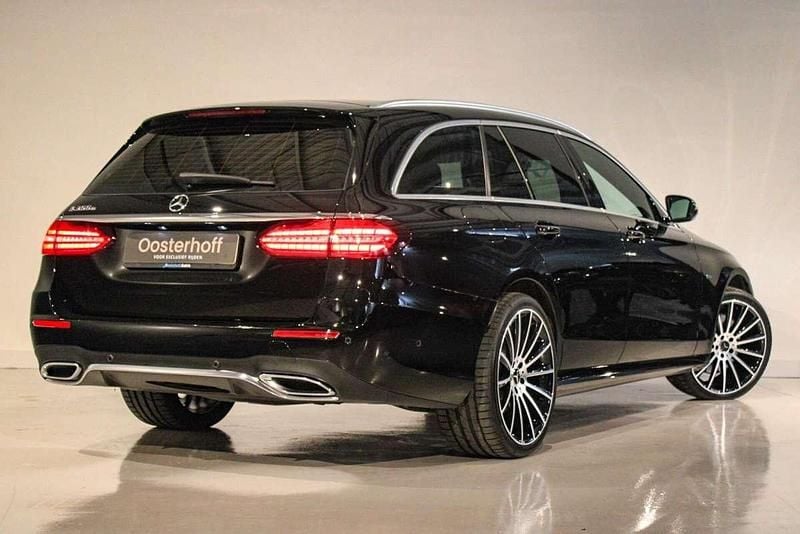 Occasion Mercedes E300 Business 320 PK (235 kW) 2021 Zwart Stationwagen