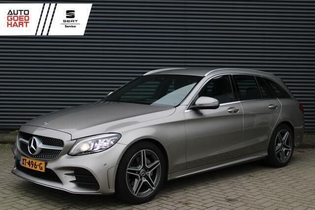 Grijs, metallic lak Gebruikt 2019 Mercedes C200 AMG Stationwagen | € 25.895 (Eerlijke prijs) - Afbeelding 1/4