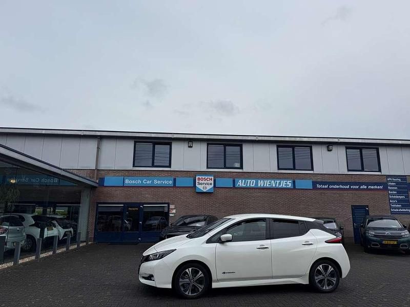 Wit Gebruikt 2019 Nissan Leaf N-Connecta Hatchback | € 12.950 (Eerlijke prijs) - Afbeelding 1/4