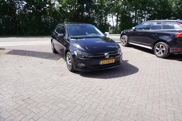 Zwart Gebruikt 2019 VW Polo Comfortline Hatchback | € 10.494 (Eerlijke prijs) - Afbeelding 1/4