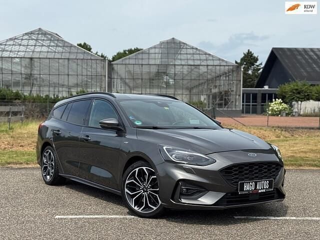 Grijs Gebruikt 2019 Ford Focus ST-Line Stationwagen | € 19.990 (Goede deal) - Afbeelding 1/4