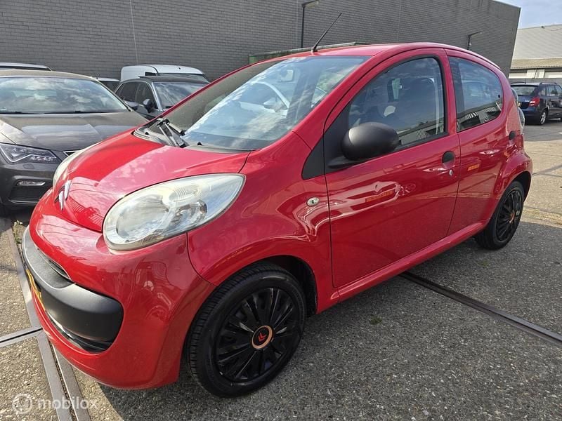 Rood Gebruikt 2007 Citroën C1 Hatchback | € 2.295 (Eerlijke prijs) - Afbeelding 1/4