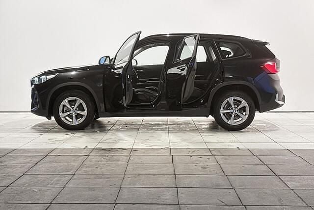Occasion BMW X1 Comfort Edition 136 PK (100 kW) 2024 Saphirschwarz metallic (zwart metallic) SUV