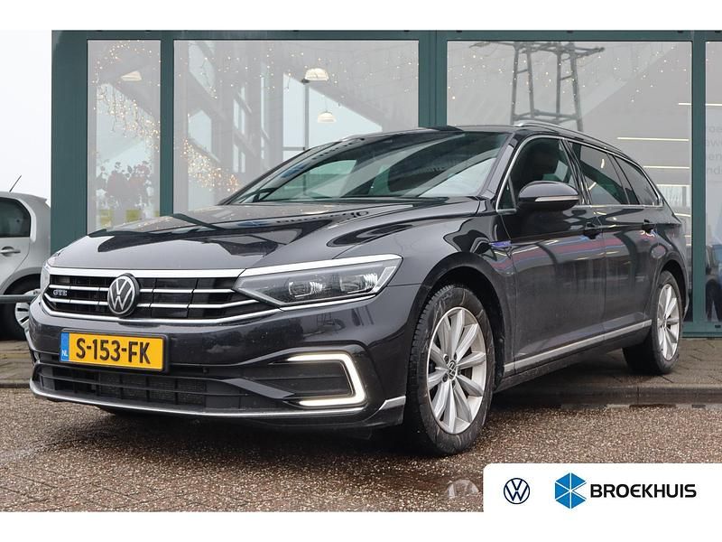 Zwart Gebruikt 2023 VW Passat Business Stationwagen | € 32.900 (Super prijs) - Afbeelding 1/4
