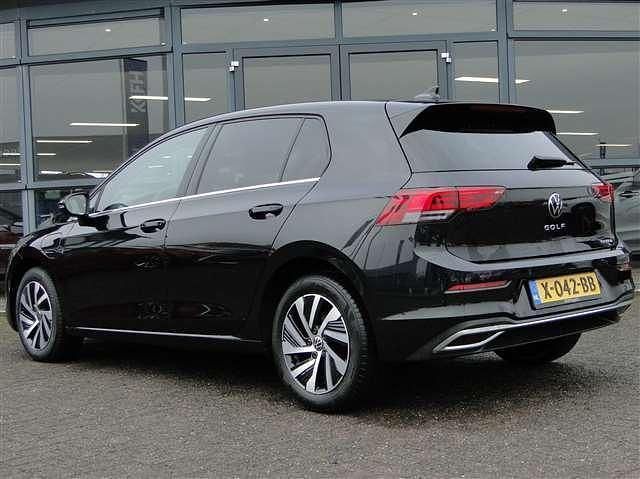 Occasion VW Golf VII Style 150 PK (110 kW) 2021 Zwart (metallic) Hatchback