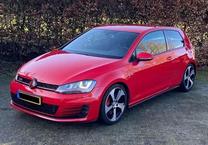 Rood Gebruikt 2013 VW Golf VII GTI Sedan | € 11.370 (Goede deal) - Afbeelding 1/4