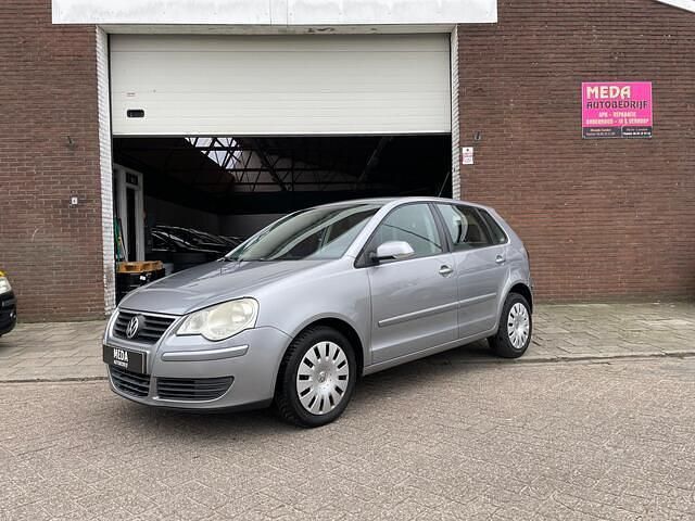 Grijs Gebruikt 2009 VW Polo Comfortline Hatchback | € 2.599 (Eerlijke prijs) - Afbeelding 1/4