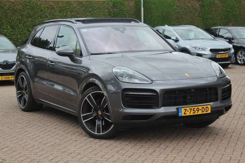 Grijs Gebruikt 2022 Porsche Cayenne Platinum Edition SUV | € 73.950 (Super prijs) - Afbeelding 1/4