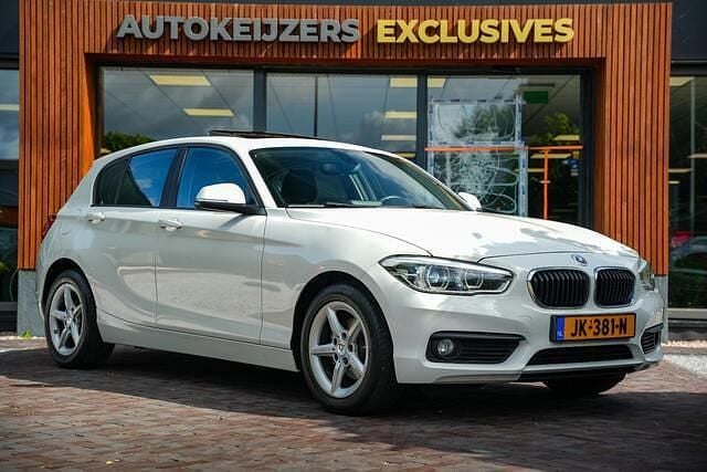 Wit Gebruikt 2016 BMW 118 Executive Hatchback | € 9.900 (Iets duurder) - Afbeelding 1/4