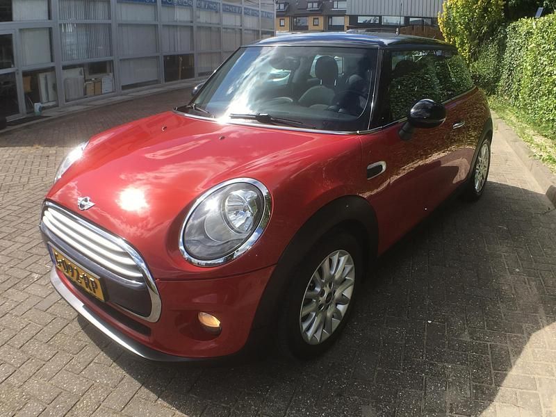 Occasion Mini Cooper Business 136 PK (100 kW) 2014 Rood Hatchback