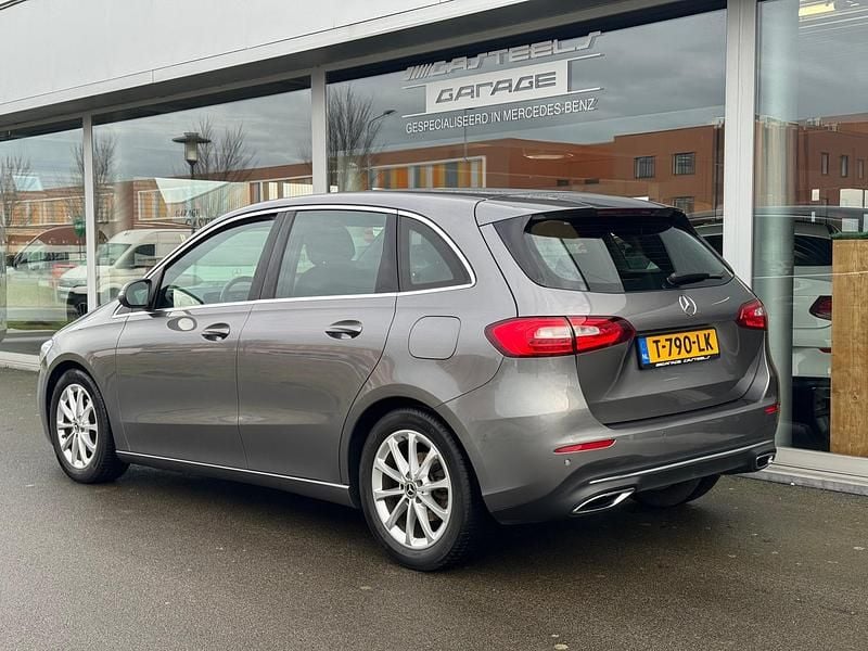 Occasion Mercedes B180 Progressive 2024 Grijs MPV