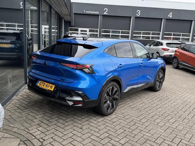 Occasion Renault Rafale Esprit Alpine 200 PK (147 kW) 2024 Bergblauw met dak in sterzwart SUV