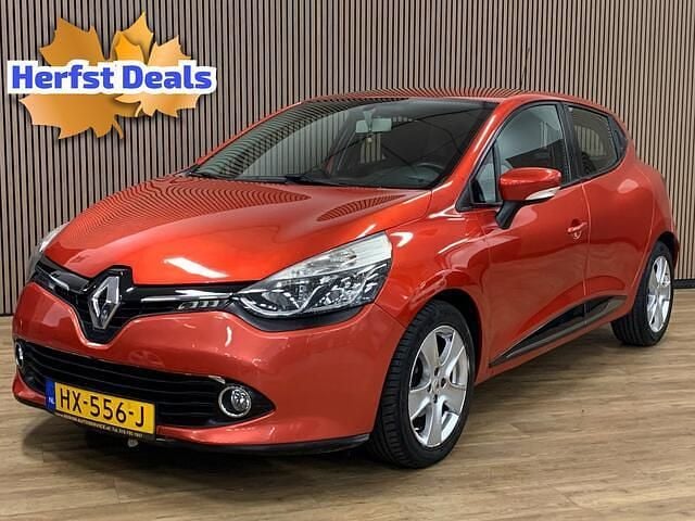 Rood Gebruikt 2013 Renault Clio IV Dynamique Hatchback | € 5.945 (Eerlijke prijs) - Afbeelding 1/4