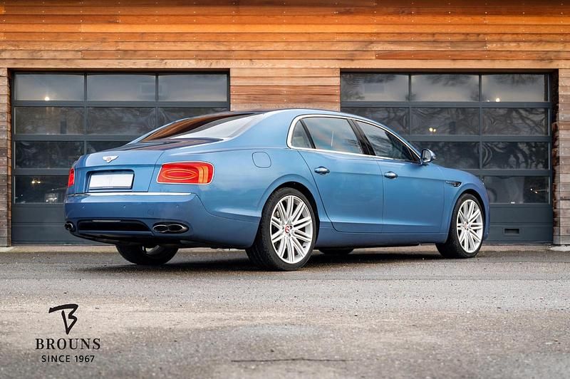 Occasion Bentley Flying Spur 2021 Blauw Sedan