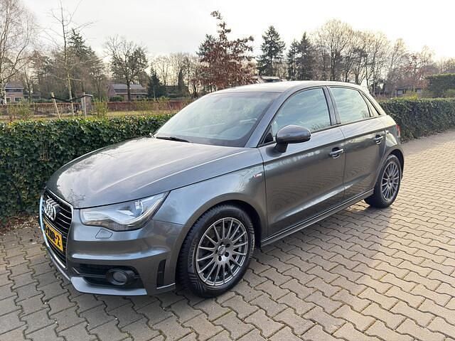 Occasion Audi A1 Sportback S-Line 122 PK (89 kW) 2012 Grijs (metallic) Hatchback