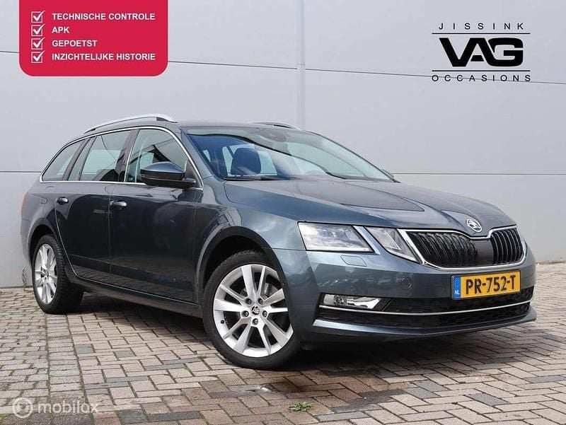 Grijs, metallic lak Gebruikt 2017 Skoda Octavia Stationwagen | € 11.899 (Eerlijke prijs) - Afbeelding 1/4
