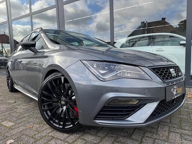 Grijs (metallic) Gebruikt 2017 Cupra Leon Hatchback | € 20.450 (Eerlijke prijs) - Afbeelding 1/4