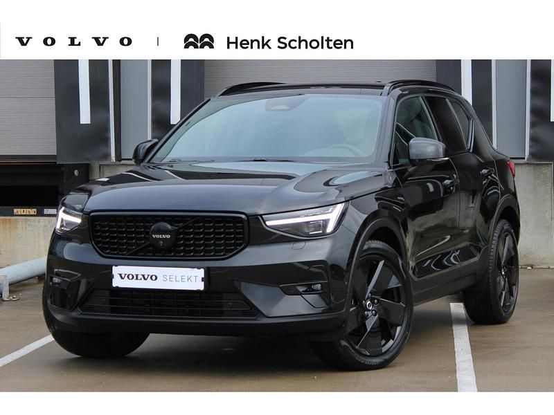 Zwart Occasion 2025 Volvo XC40 Plus SUV | € 49.950 (Duur) - Afbeelding 1/3