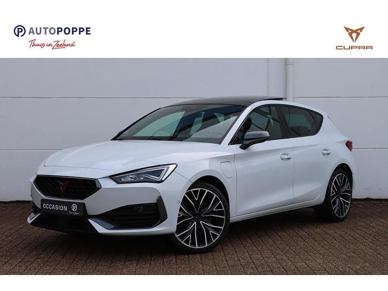 Wit Gebruikt 2021 Cupra Leon VZ Hatchback | € 24.750 (Iets duurder) - Afbeelding 1/4