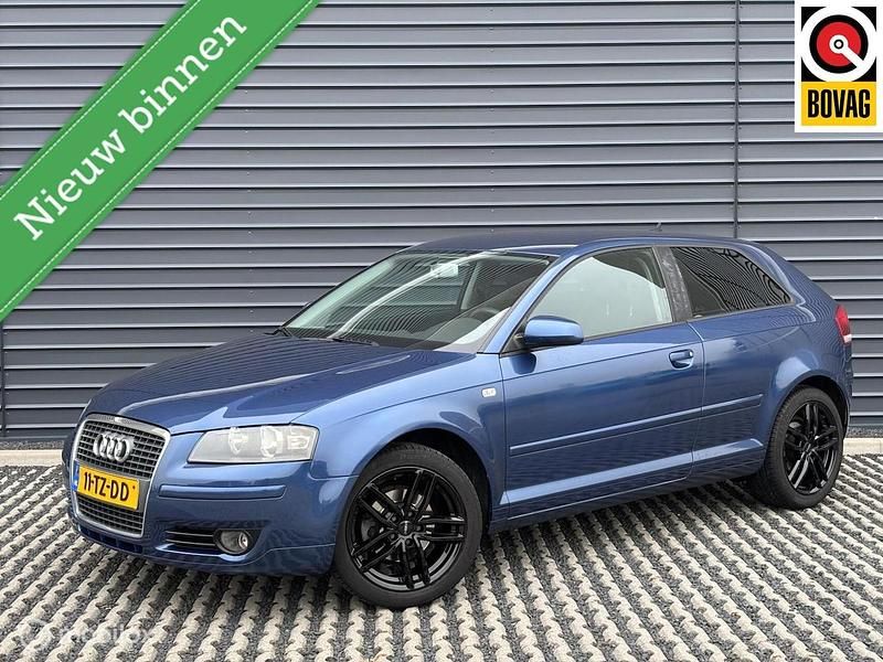 Blauw Occasion 2007 Audi A3 Ambiente Hatchback | € 5.495 (Eerlijke prijs) - Afbeelding 1/4
