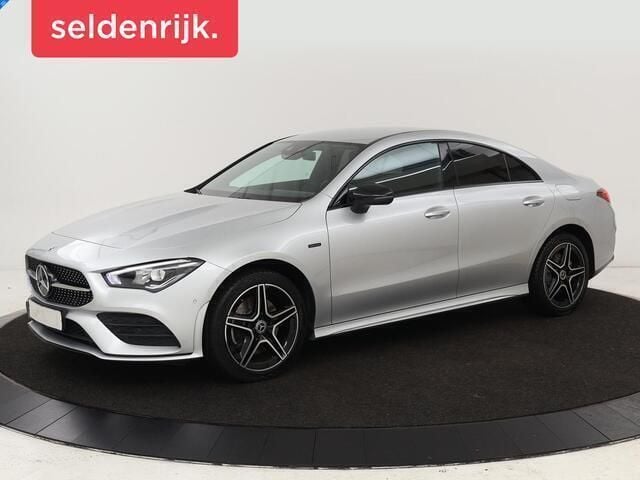 Grijs Gebruikt 2021 Mercedes E250 AMG Sedan | € 29.900 (Eerlijke prijs) - Afbeelding 1/4