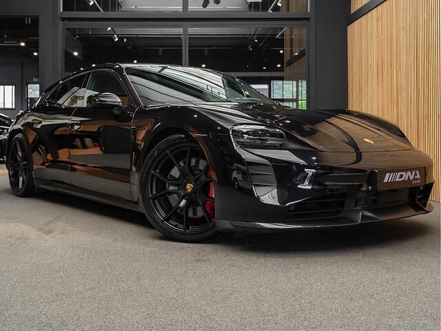 Zwart Occasion 2023 Porsche Taycan Sport Turismo Stationwagen | € 129.995 - Afbeelding 1/4