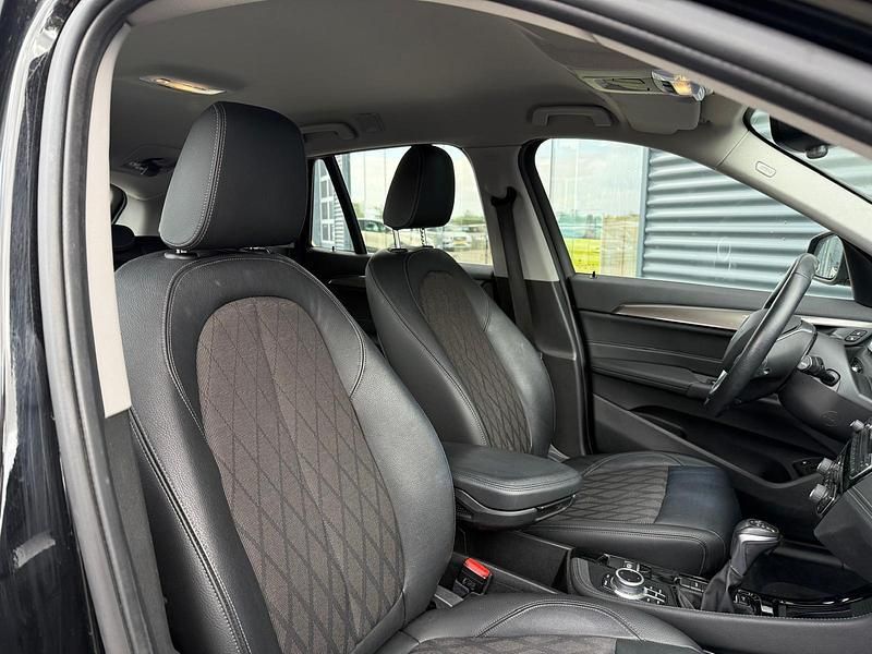 Zwart Gebruikt 2021 BMW X1 Executive SUV | € 27.340 (Goede deal) - Afbeelding 1/2