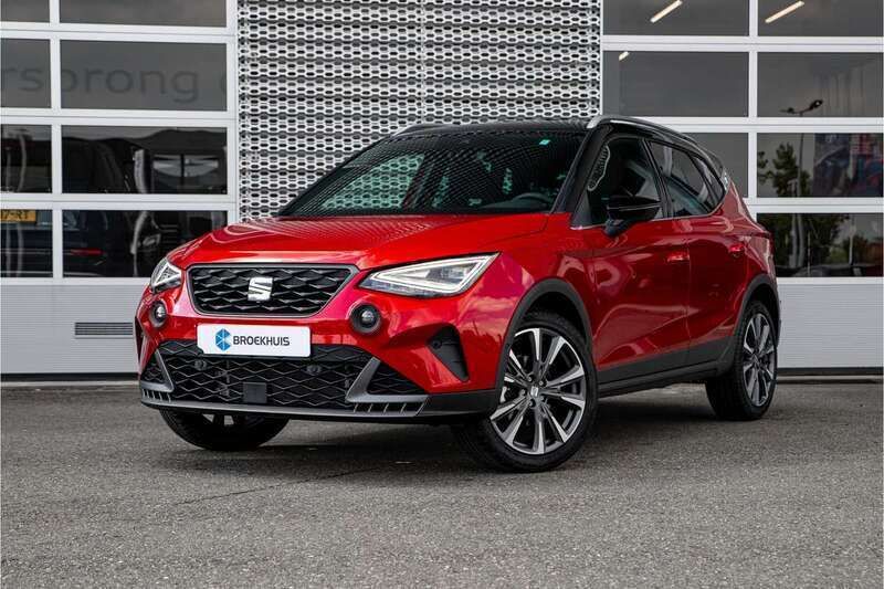 Rood Nieuw 2024 Seat Arona FR SUV | € 32.900 (Duur) - Afbeelding 1/4