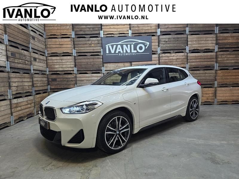 Wit Gebruikt 2021 BMW X2 Executive SUV | € 29.800 (Iets duurder) - Afbeelding 1/4