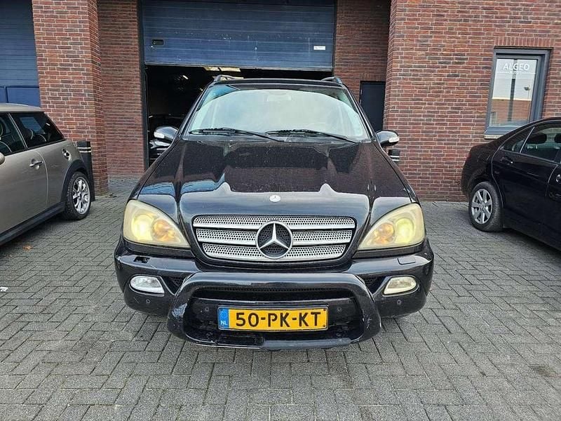 Zwart Occasion 2004 Mercedes ML270 Edition SUV | € 2.500 (Eerlijke prijs) - Afbeelding 1/4