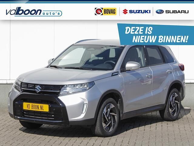 Zilver Occasion 2025 Suzuki Vitara Style SUV | € 27.425 (Eerlijke prijs) - Afbeelding 1/4