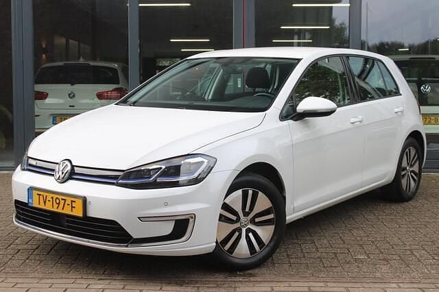 Wit Gebruikt 2018 VW e-Golf Hatchback | € 12.950 (Eerlijke prijs) - Afbeelding 1/4