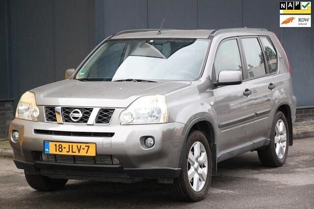 Grijs Gebruikt 2009 Nissan X-Trail SE SUV | € 6.750 - Afbeelding 1/4