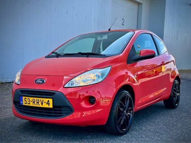 Rood Gebruikt 2011 Ford Ka Cool & Sound Edition Hatchback | € 3.999 (Eerlijke prijs) - Afbeelding 1/4