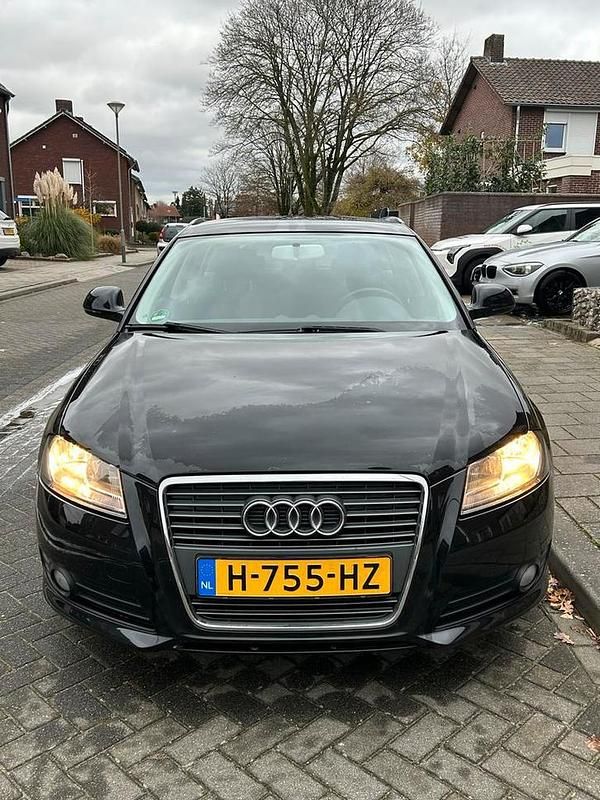 Zwart Gebruikt 2010 Audi A3 Ambition Stationwagen | € 6.399 (Eerlijke prijs) - Afbeelding 1/4