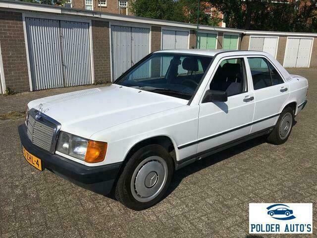 Zilver Gebruikt 1986 Mercedes E250 Sedan | € 9.999 - Afbeelding 1/1