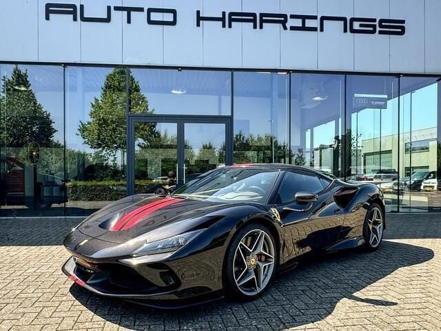 Zwart Gebruikt 2021 Ferrari F8 Coupé | € 253.000 - Afbeelding 1/4
