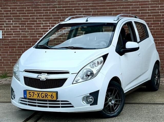 Wit Gebruikt 2012 Chevrolet Spark LS Hatchback | € 2.950 (Eerlijke prijs) - Afbeelding 1/4