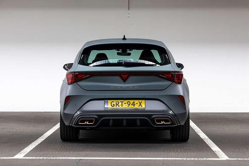 Occasion Cupra Leon VZ 150 PK (110 kW) 2024 Grijs Hatchback