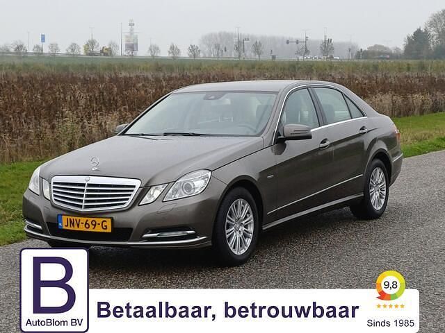 Grijs Gebruikt 2010 Mercedes E350 Elegance Sedan | € 19.995 (Eerlijke prijs) - Afbeelding 1/4