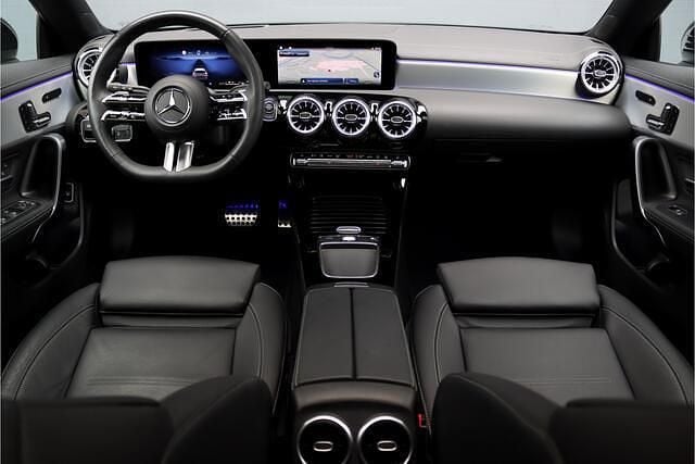 Occasion Mercedes CLA250 Shooting Brake AMG line 218 PK (160 kW) 2023 Wit Stationwagen