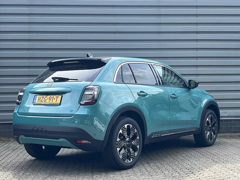 Occasion Fiat 600 La Prima 600 kW (816 PK) 2025 Blauw SUV