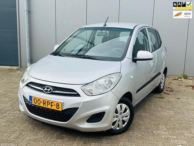 Grijs Gebruikt 2011 Hyundai i10 Hatchback | € 3.249 (Eerlijke prijs) - Afbeelding 1/4