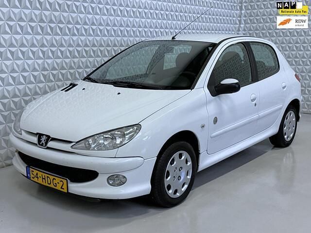 Wit Gebruikt 2008 Peugeot 206 Hatchback | € 1.299 (Eerlijke prijs) - Afbeelding 1/4