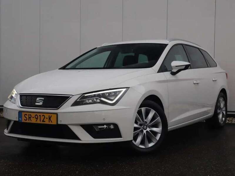 Wit Gebruikt 2018 Seat Leon Stationwagen | € 17.995 (Duur) - Afbeelding 1/4