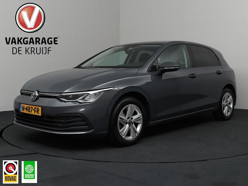 Grijs Gebruikt 2020 VW Golf VIII Life Hatchback | € 17.950 (Eerlijke prijs) - Afbeelding 1/4