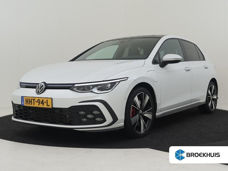 Wit Gebruikt 2021 VW Golf VIII GTE Hatchback | € 28.900 (Iets duurder) - Afbeelding 1/4