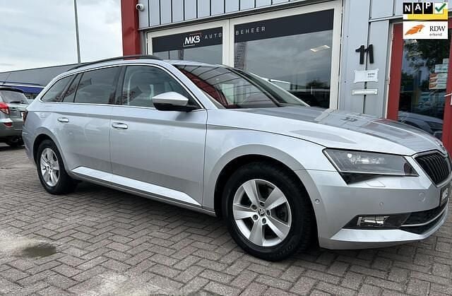 Grijs Gebruikt 2019 Skoda Superb Business Line Stationwagen | € 20.950 (Super prijs) - Afbeelding 1/4