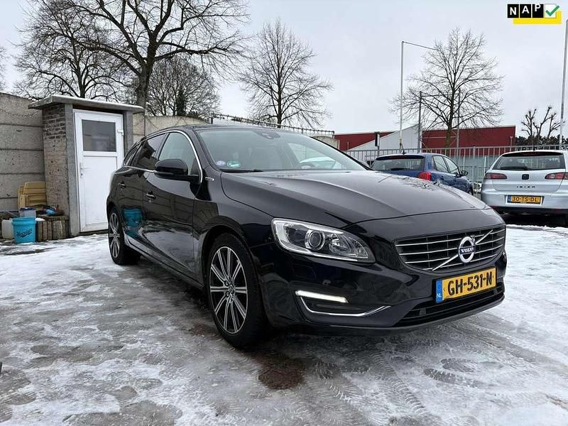 Zwart Occasion 2015 Volvo V60 Summum Stationwagen | € 7.000 - Afbeelding 1/4