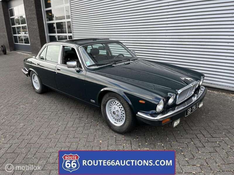 Zwart Gebruikt 1991 Jaguar XJ12 Sedan | € 9.000 - Afbeelding 1/4